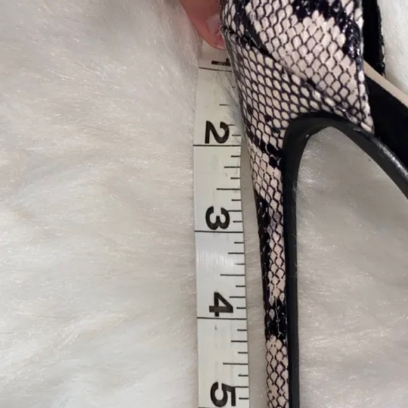Black with snakeskin heels - Picture 4 of 6